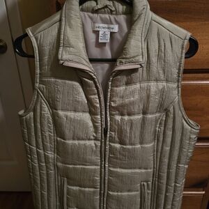 New Liz Claiborne Women's Beige Quilted Vest